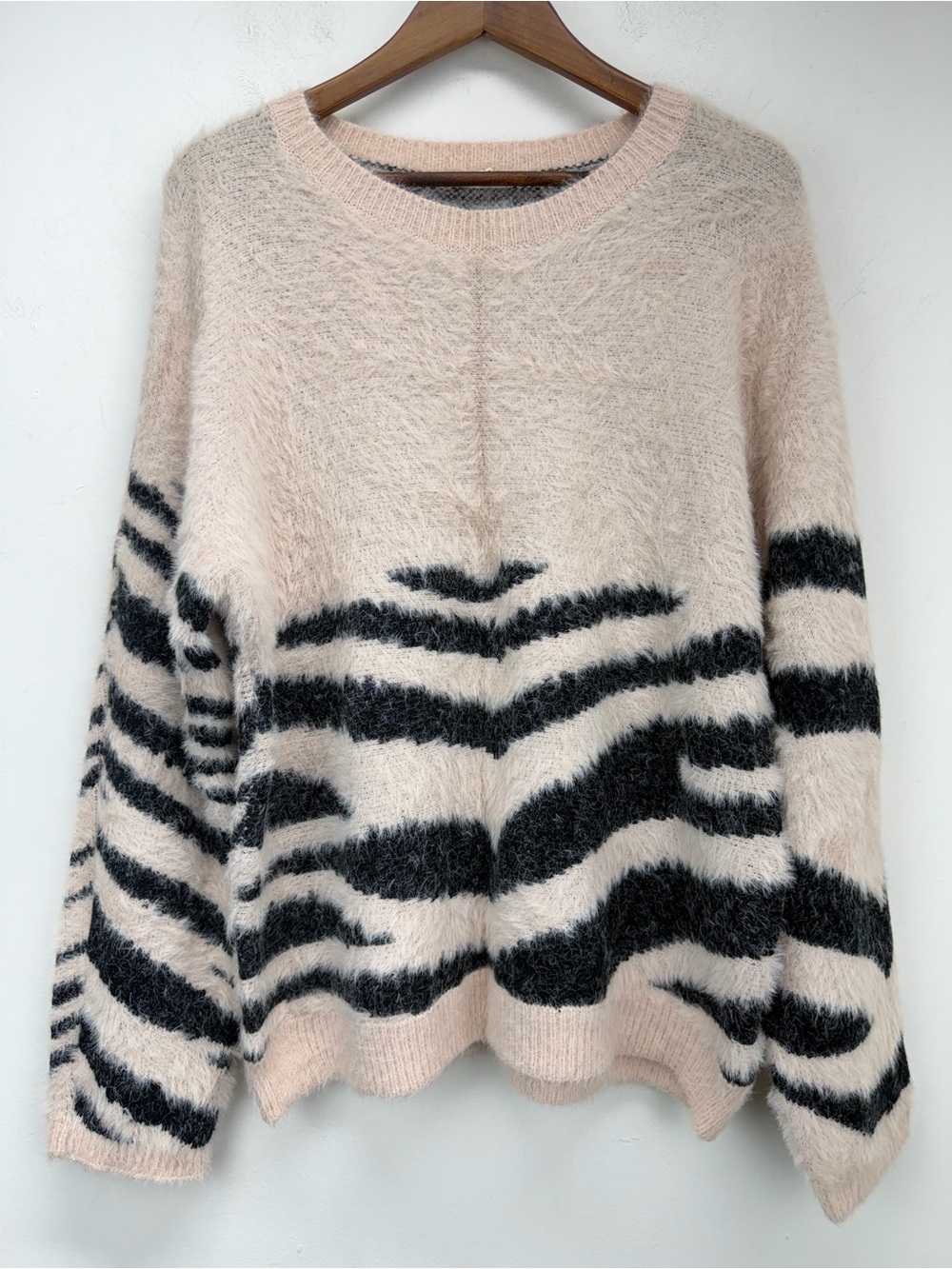 Easel size Small Women’s Cream Black Zebra Stripe Eyelash Knit Oversized Sweater
